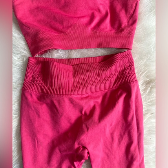 Booty lifting Two piece hot pink workout set size small - Picture 9 of 10